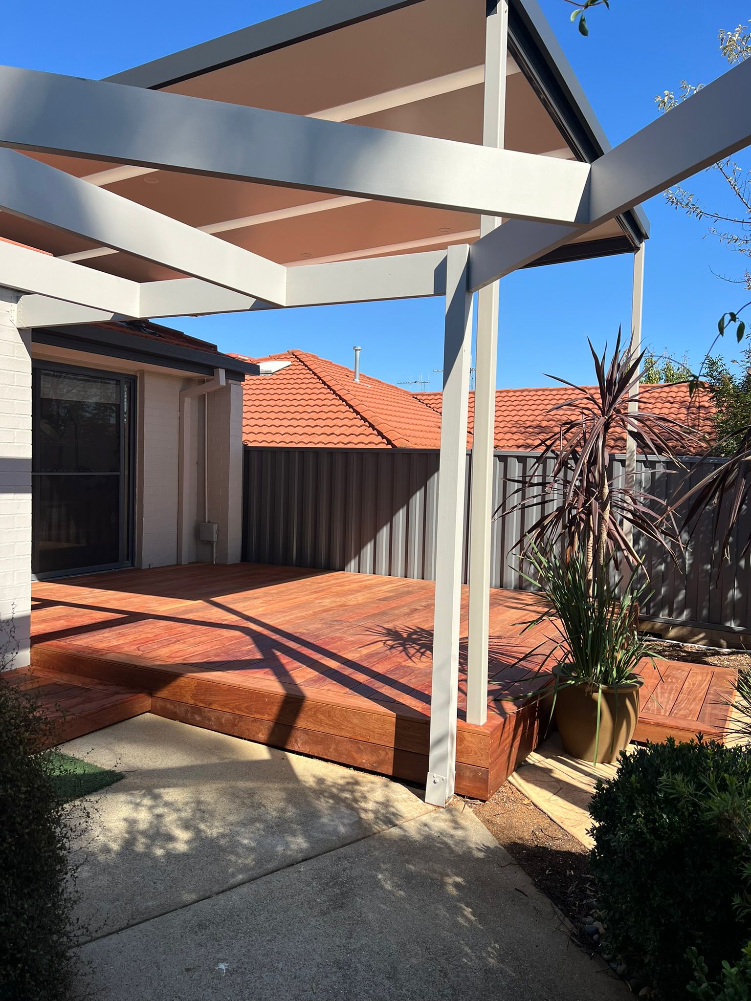 Merbau deck under insulated pergola roof, Bruce Canberra