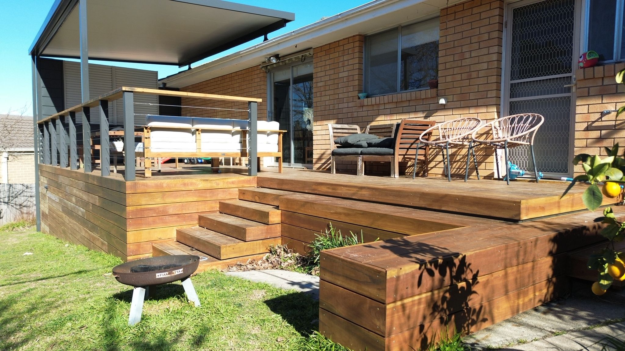 Fisher — pergola, Spotted Gum deck, Dominion cladding