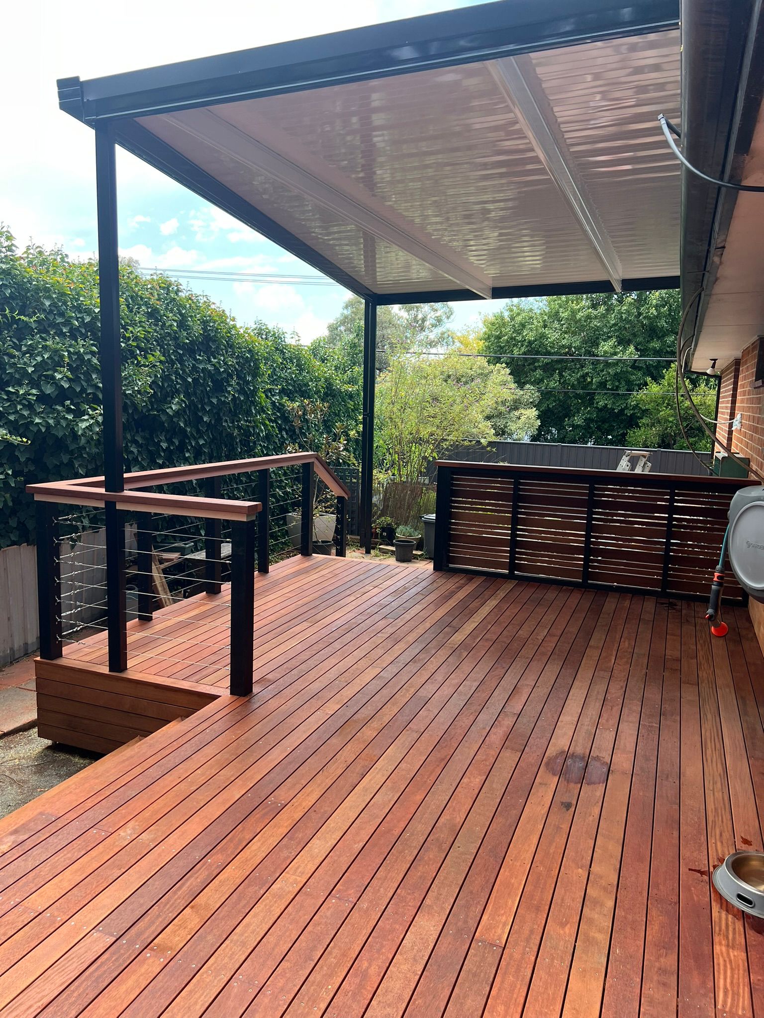 Merbau deck step transition with cable balustrade, Rivett Canberra